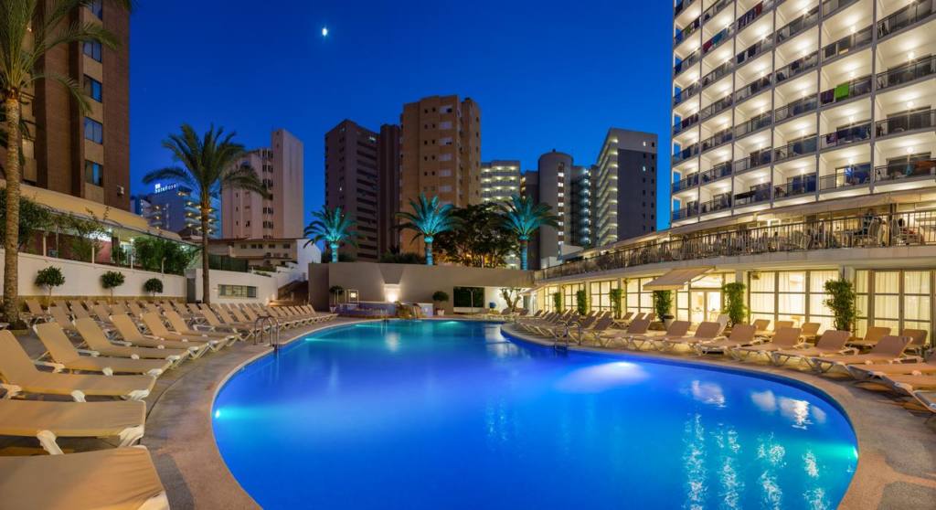 Hoteles baratos en Benidorm 2021 - Opiniones y los mejores para ir